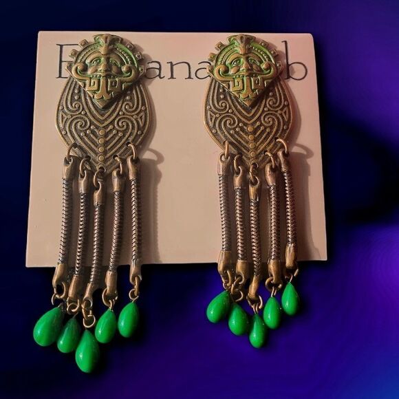 Vintage Banana Bob Aztec theme ox Gold green chandelier clip back earrings - Picture 3 of 8